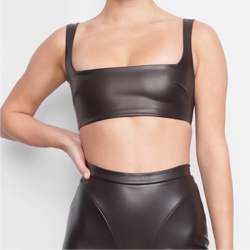 NWT SKIMS FAUX LEATHER SCOOP NECK BRA SOOT 2XL